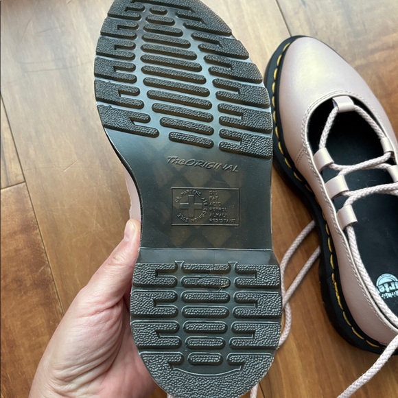 NWOT Dr Martens - Picture 9 of 13